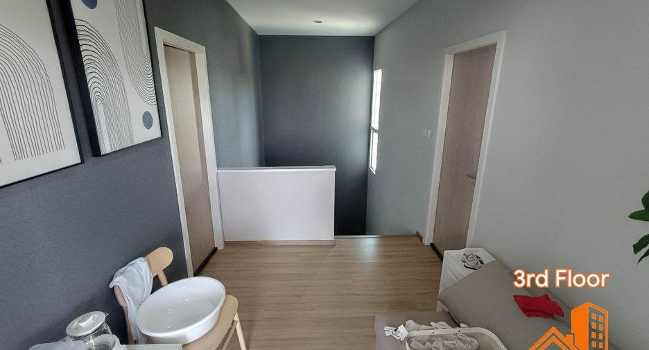 For sale 4 bedrooms house in Lat Phrao, Bangkok