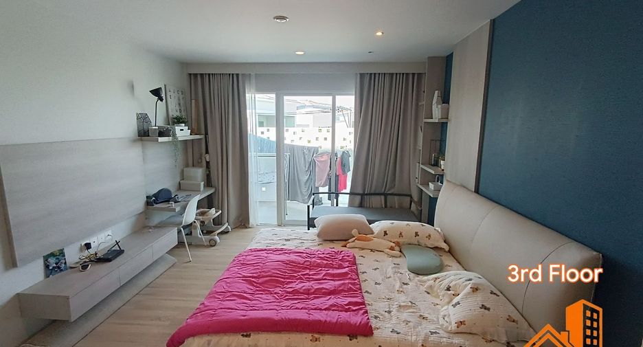 For sale 4 bedrooms house in Lat Phrao, Bangkok