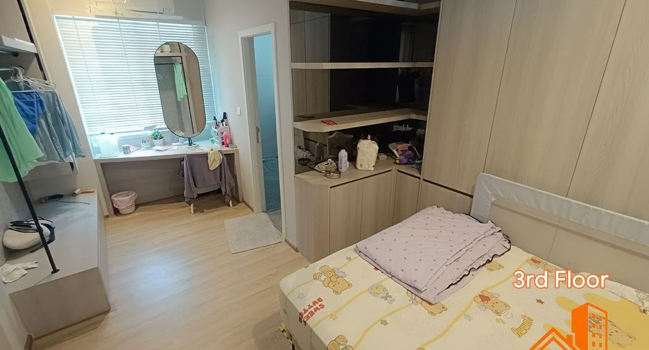 For sale 4 bedrooms house in Lat Phrao, Bangkok