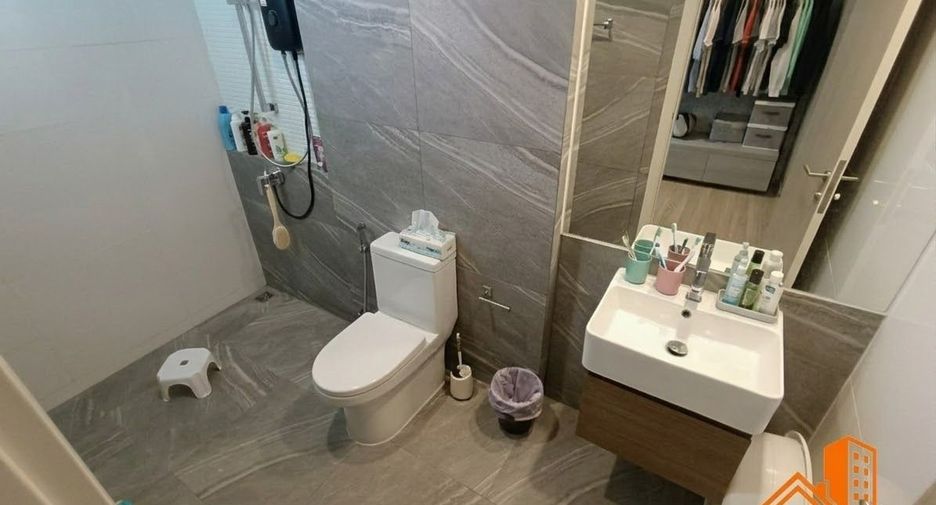 For sale 4 bedrooms house in Lat Phrao, Bangkok