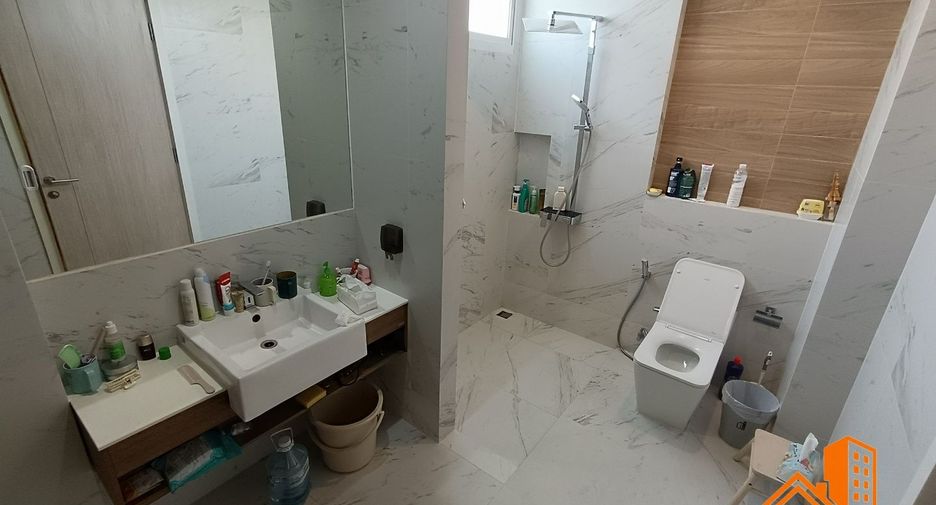 For sale 4 bedrooms house in Lat Phrao, Bangkok