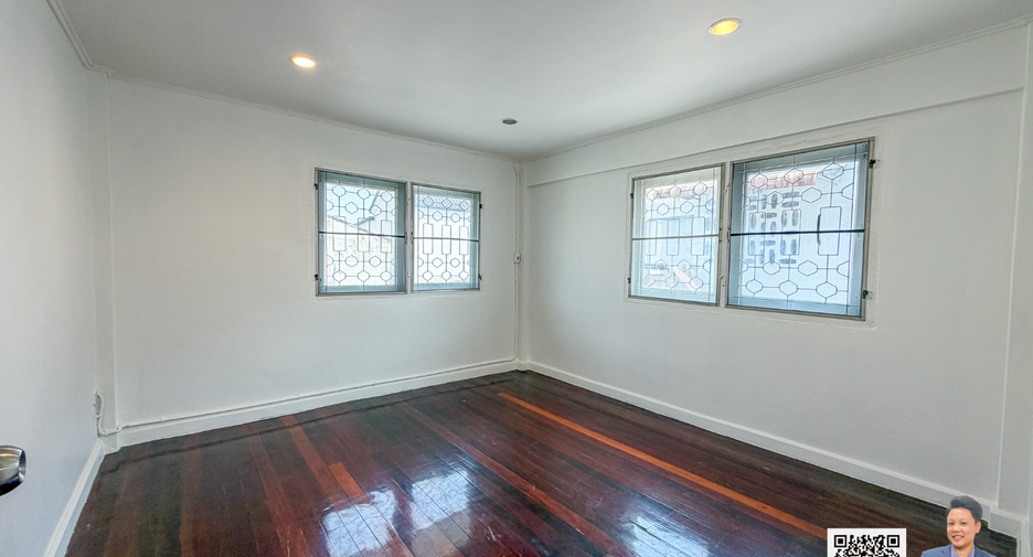 For rent studio house in Phra Khanong, Bangkok
