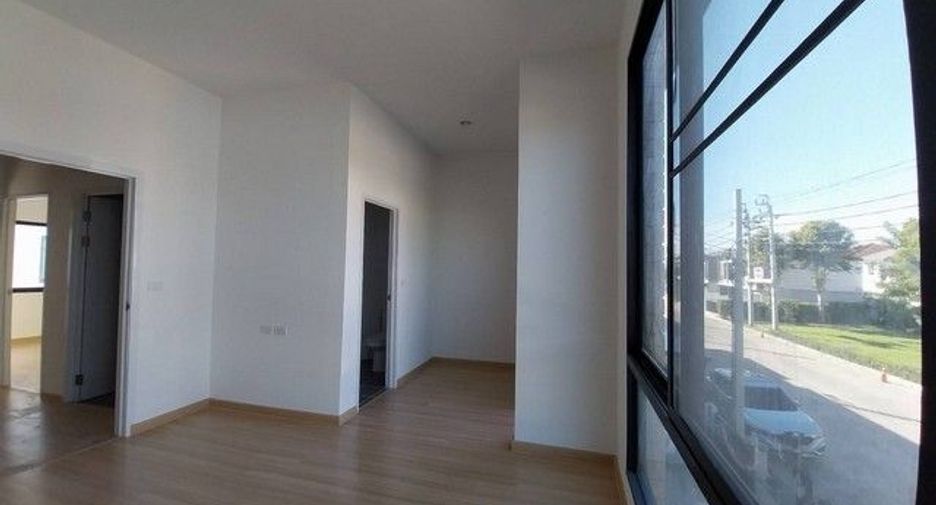 For sale 3 bedrooms townhouse in Bang Phli, Samut Prakan