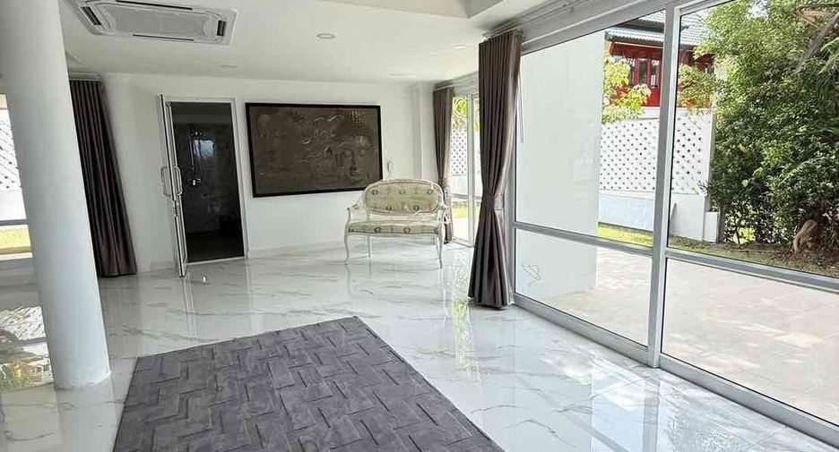 For rent 5 bedrooms villa in Bang Lamung, Chonburi