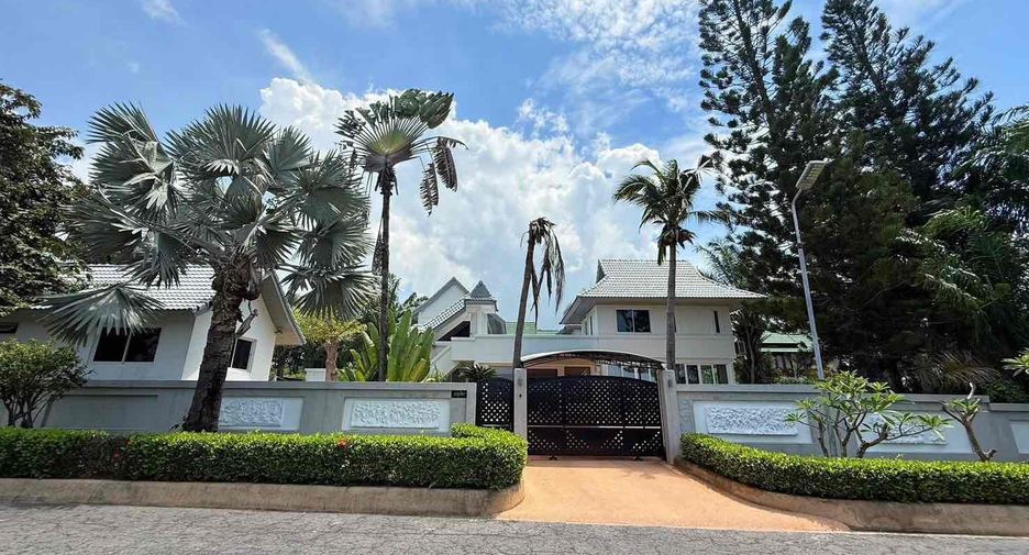 For rent 5 bedrooms villa in Bang Lamung, Chonburi