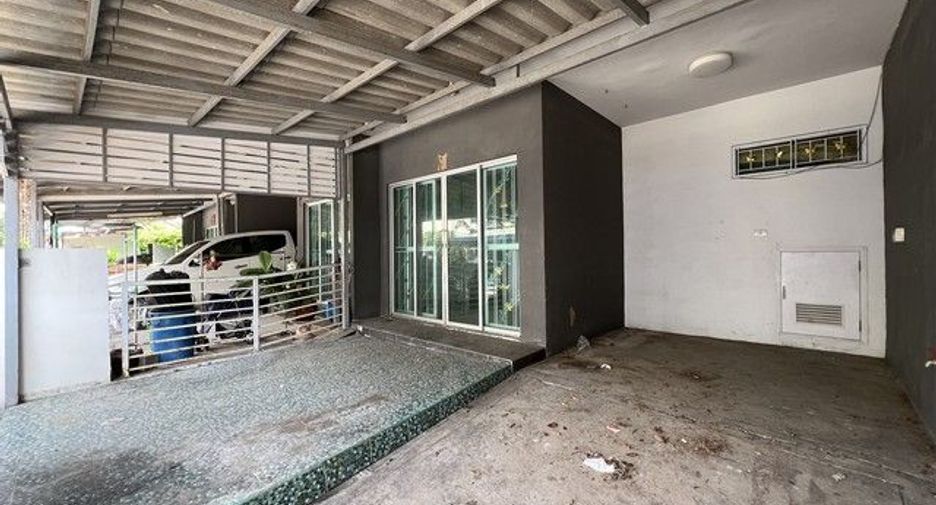 For sale 3 bedrooms townhouse in Bang Phli, Samut Prakan