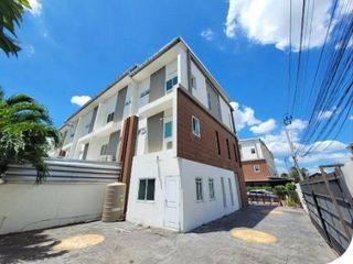 For sale 1 bed townhouse in Bueng Kum, Bangkok