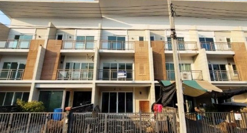 For sale 1 bed townhouse in Bang Khen, Bangkok