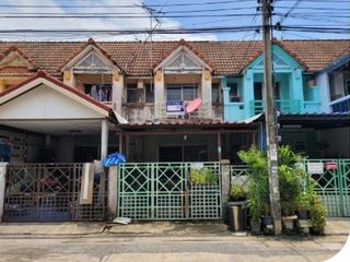 For sale 1 bed townhouse in Lat Krabang, Bangkok