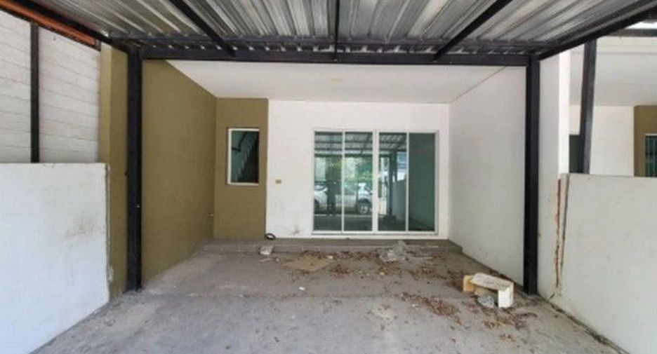 For sale 1 bed townhouse in Min Buri, Bangkok