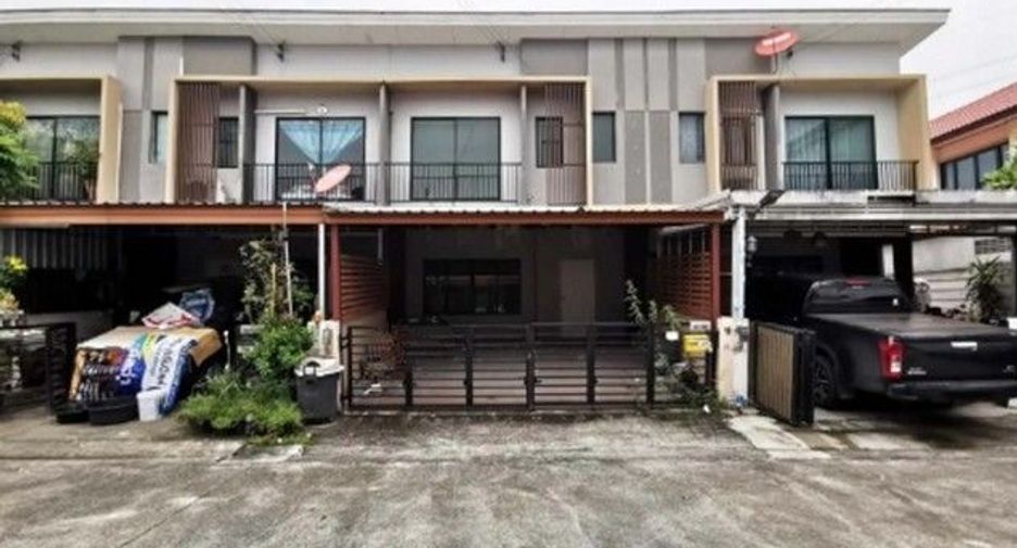 For sale 1 Beds townhouse in Prawet, Bangkok