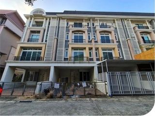 For sale 1 bed townhouse in Bang Kapi, Bangkok