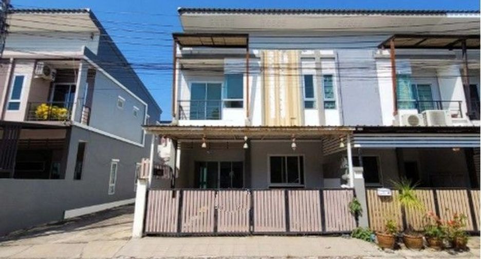 For sale 1 Beds townhouse in Khlong Sam Wa, Bangkok