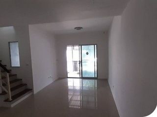 For sale 1 bed townhouse in Lat Krabang, Bangkok