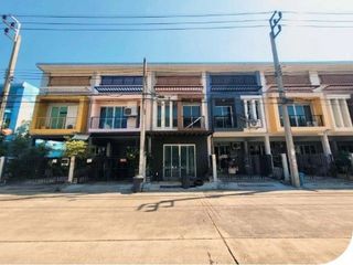 For sale 1 bed townhouse in Khlong Sam Wa, Bangkok