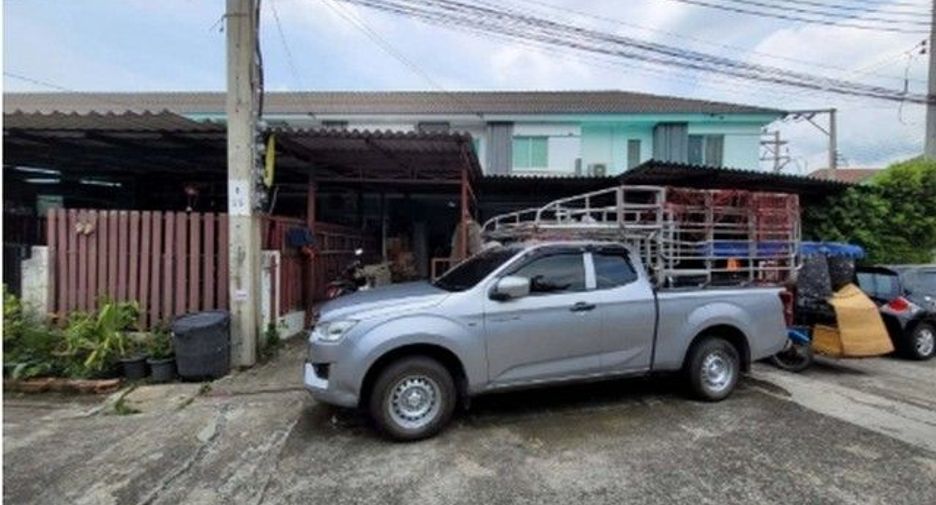 For sale 1 bed townhouse in Lat Krabang, Bangkok