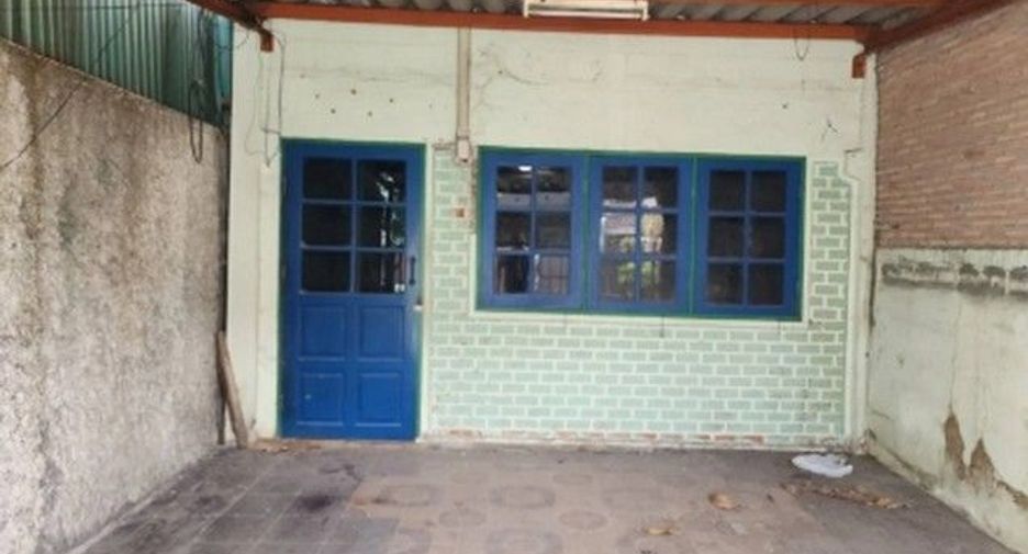 For sale 1 bed townhouse in Lat Krabang, Bangkok
