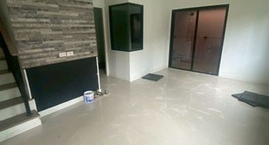 For sale 3 bedrooms townhouse in Phra Samut Chedi, Samut Prakan