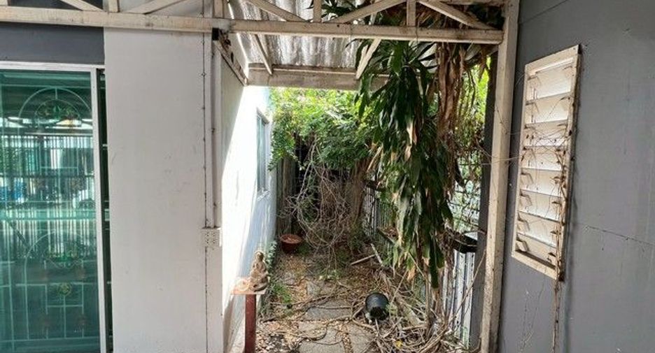 For sale 3 bedrooms house in Mueang Samut Prakan, Samut Prakan