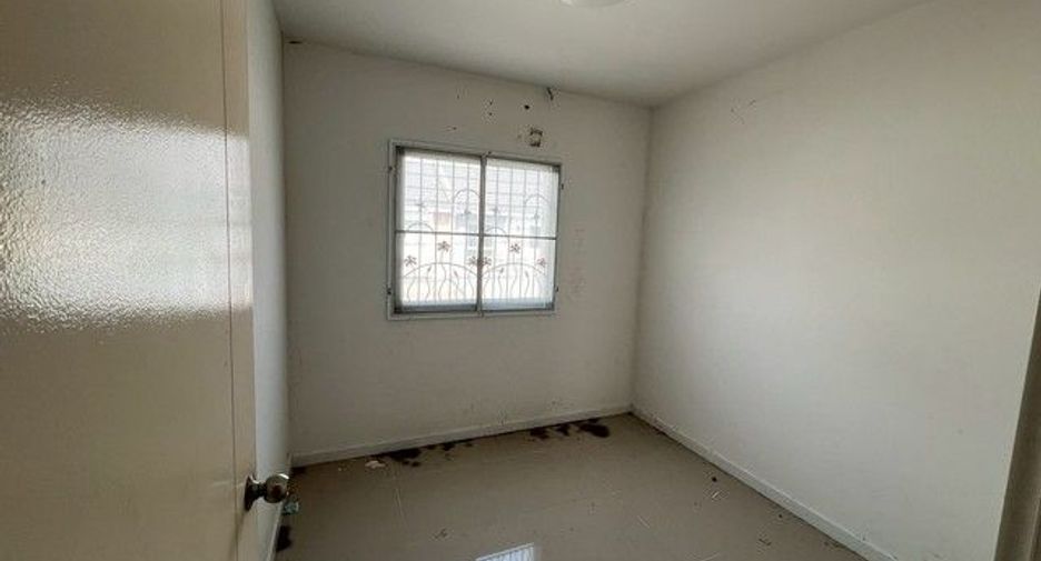 For sale 3 bedrooms house in Mueang Samut Prakan, Samut Prakan