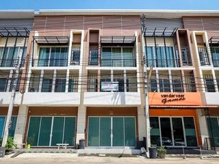 出售 3 卧室 商业空间 在 Khlong Sam Wa, 曼谷