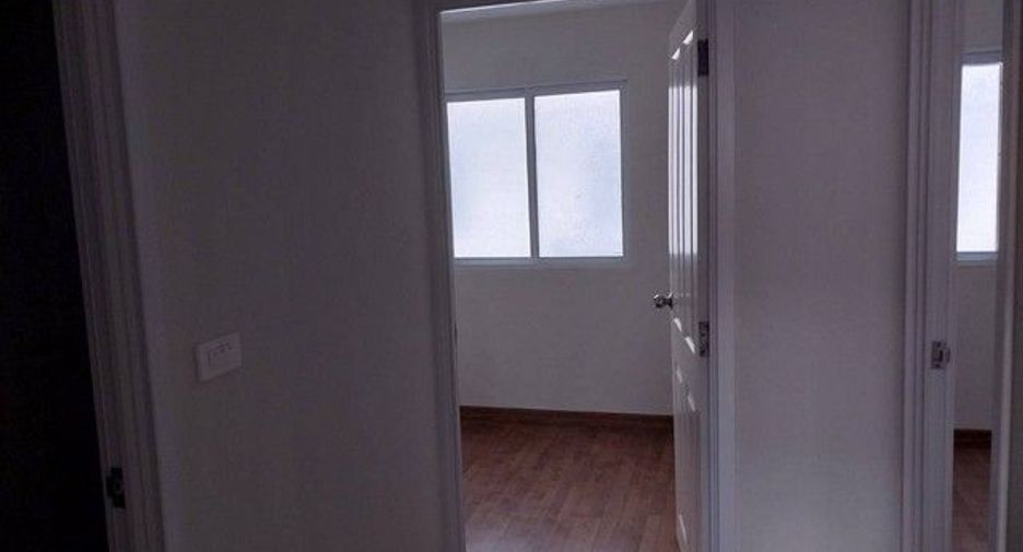 For sale 3 bedrooms townhouse in Khlong Sam Wa, Bangkok