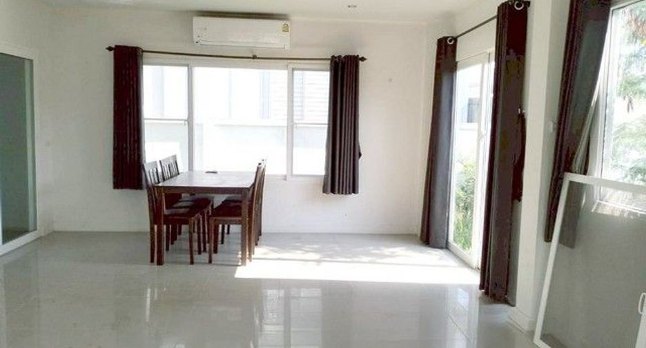 For sale 3 bedrooms house in Khlong Sam Wa, Bangkok