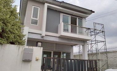 Haus zum Kauf mit 3 Zimmer in Khlong Sam Wa, Bangkok