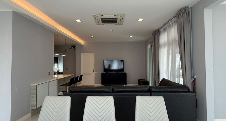 For sale 4 bedrooms house in Prawet, Bangkok