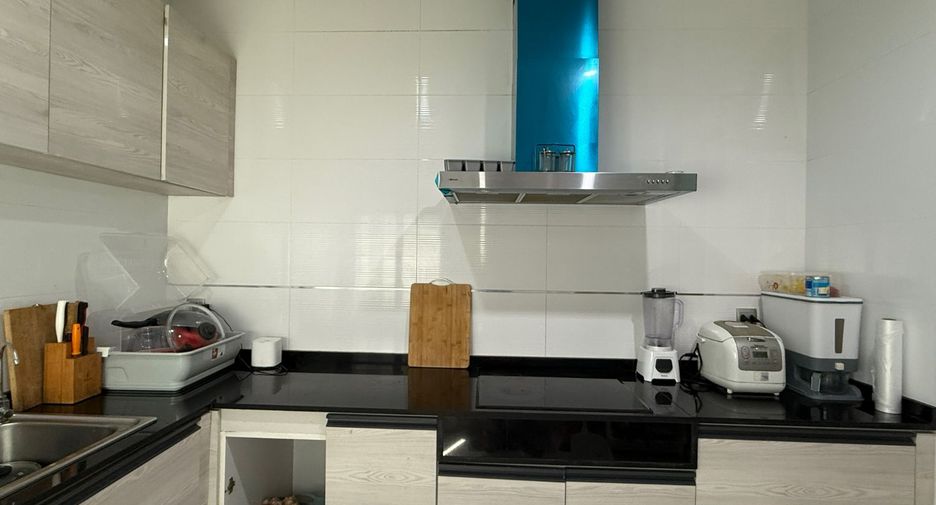 For sale 4 bedrooms house in Prawet, Bangkok
