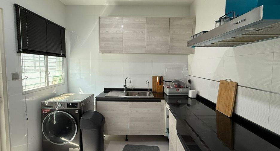 For sale 4 bedrooms house in Prawet, Bangkok