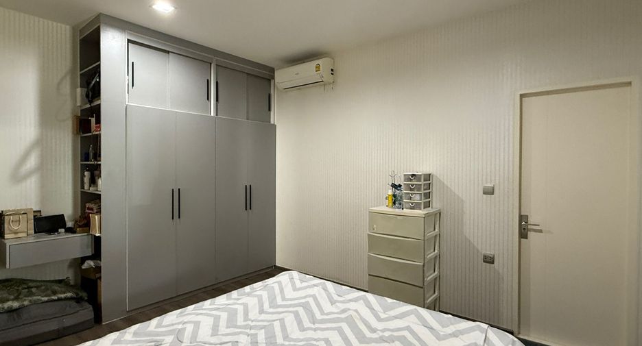 For sale 4 bedrooms house in Prawet, Bangkok