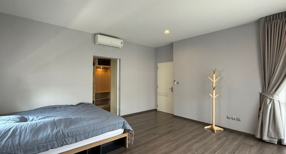 For sale 4 bedrooms house in Prawet, Bangkok