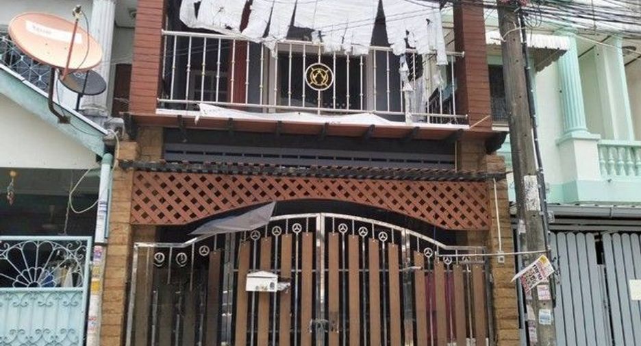 For sale 2 bedrooms townhouse in Khlong Sam Wa, Bangkok