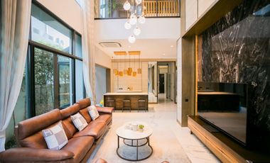 Casa en alquiler y en venta de 3 habitaciones en Wang Thonglang, Bangkok
