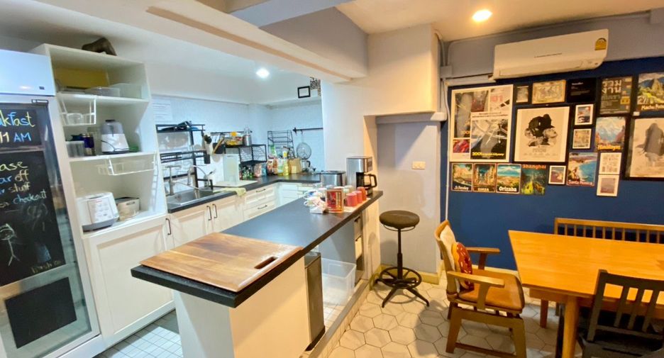 For sale hotel in Bang Rak, Bangkok