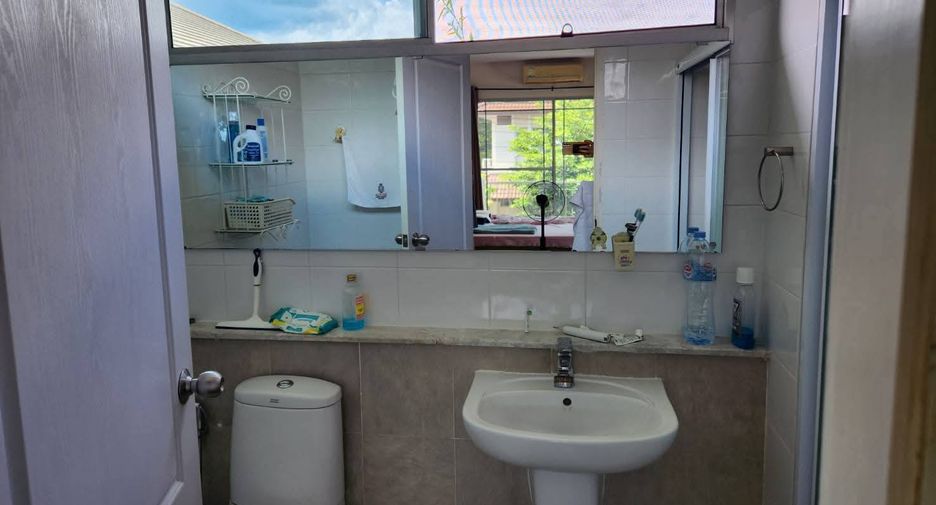 For sale 4 bedrooms house in Mueang Chiang Mai, Chiang Mai