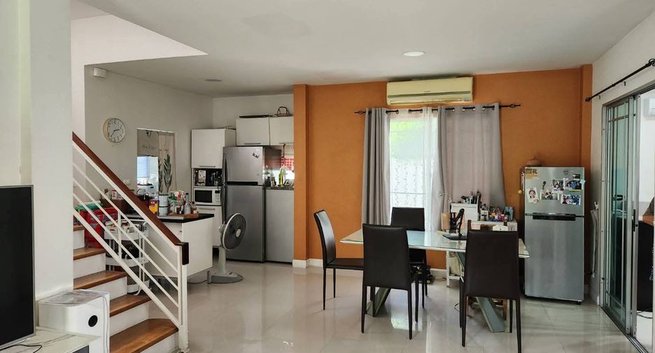 For sale 4 bedrooms house in Mueang Chiang Mai, Chiang Mai
