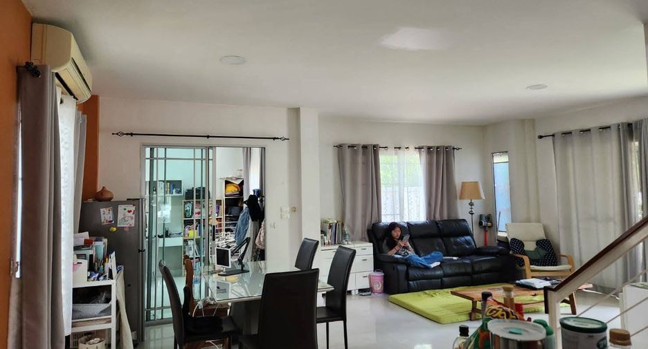 For sale 4 bedrooms house in Mueang Chiang Mai, Chiang Mai
