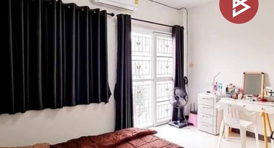 Casa adosada en venta de 3 habitaciones en Mueang Chon Buri, Chonburi