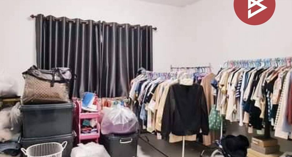 Casa adosada en venta de 3 habitaciones en Mueang Chon Buri, Chonburi