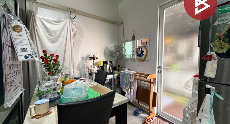 For sale 3 ベッドルーム townhouse in Bang Khun Thian, Bangkok