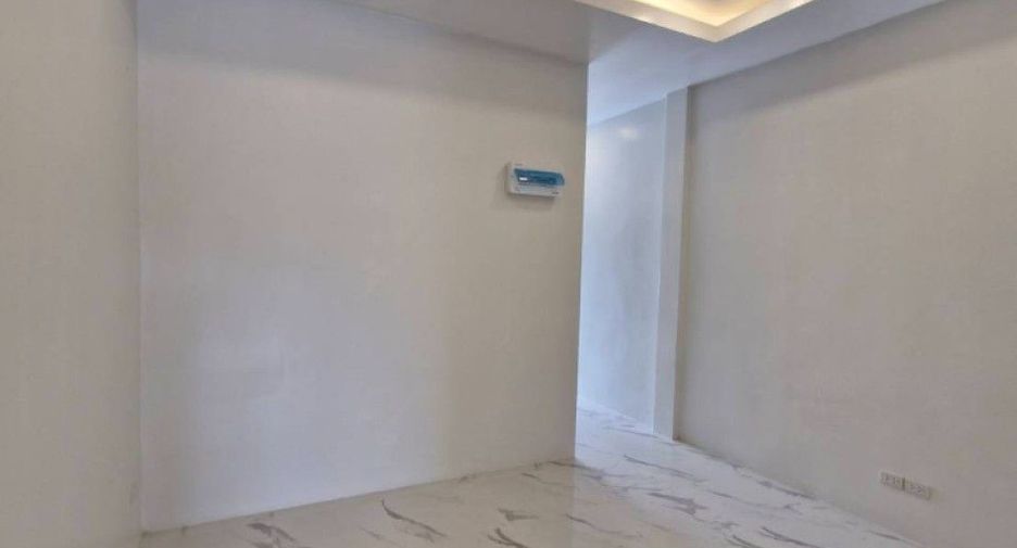 For sale 2 bedrooms townhouse in Mueang Nakhon Pathom, Nakhon Pathom