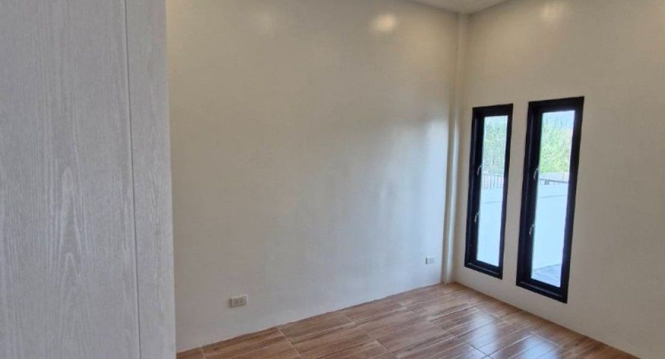 For sale 2 bedrooms townhouse in Mueang Nakhon Pathom, Nakhon Pathom