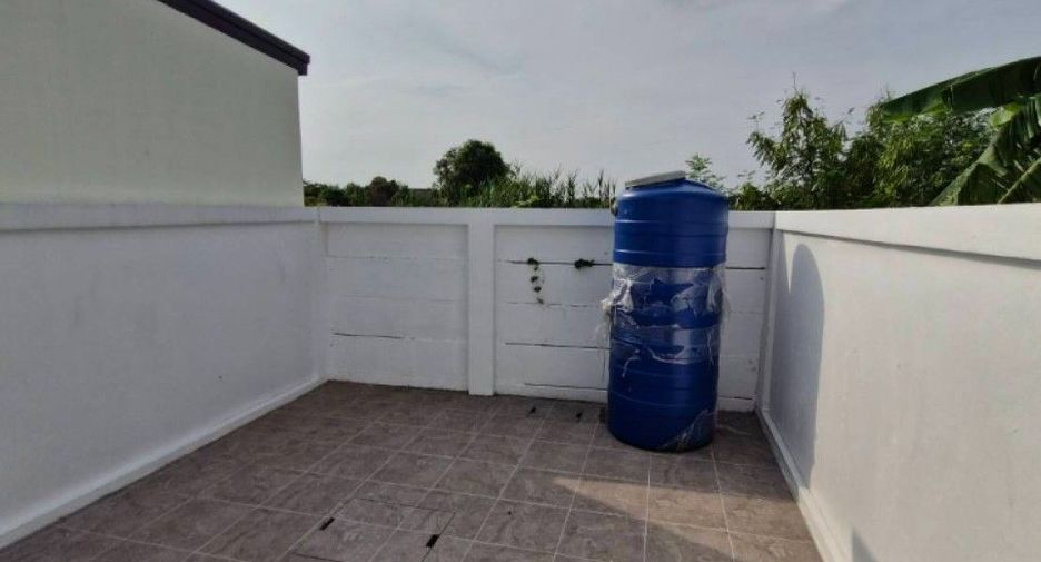 For sale 2 bedrooms townhouse in Mueang Nakhon Pathom, Nakhon Pathom