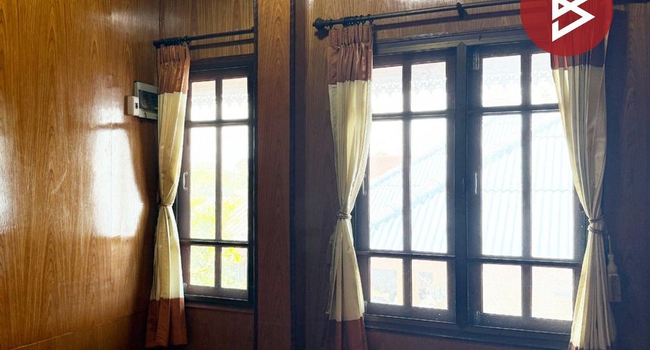 For sale 3 bedrooms house in Wiang Nong Long, Lamphun