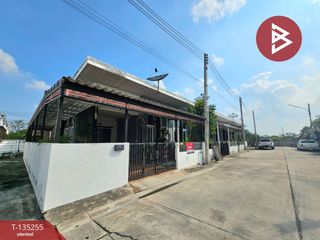 出售 2 卧室 联排别墅 在 Phan Thong, Chon Buri