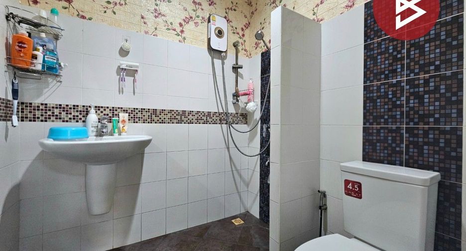For sale 2 bedrooms townhouse in Phan Thong, Chonburi