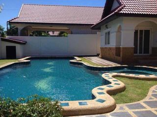 Villa en alquiler de 3 habitaciones en Bang Lamung, Chonburi