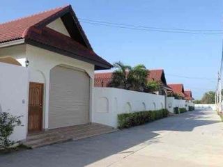Villa en alquiler de 3 habitaciones en Bang Lamung, Chonburi